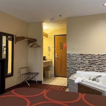 Мотель Super 8 By Wyndham Paris Il Экстерьер фото